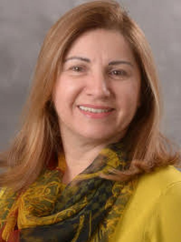 Dr. Cleane Medeiros