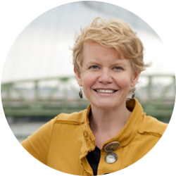 History department alum, Carrie Knight