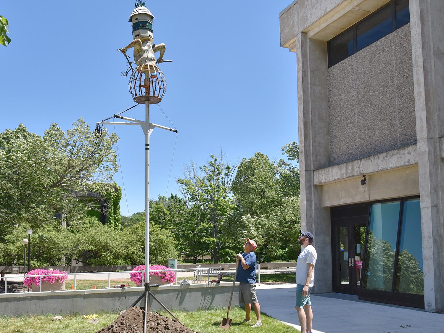 New birdhouse sculpture donated to college