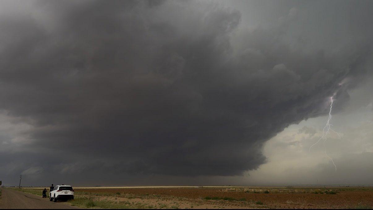  SUNY Oswego’s storm-chasing team observed severe weather on May 29 including a massive supercell with lightning near Lamesa. (Zoe Bush photo)