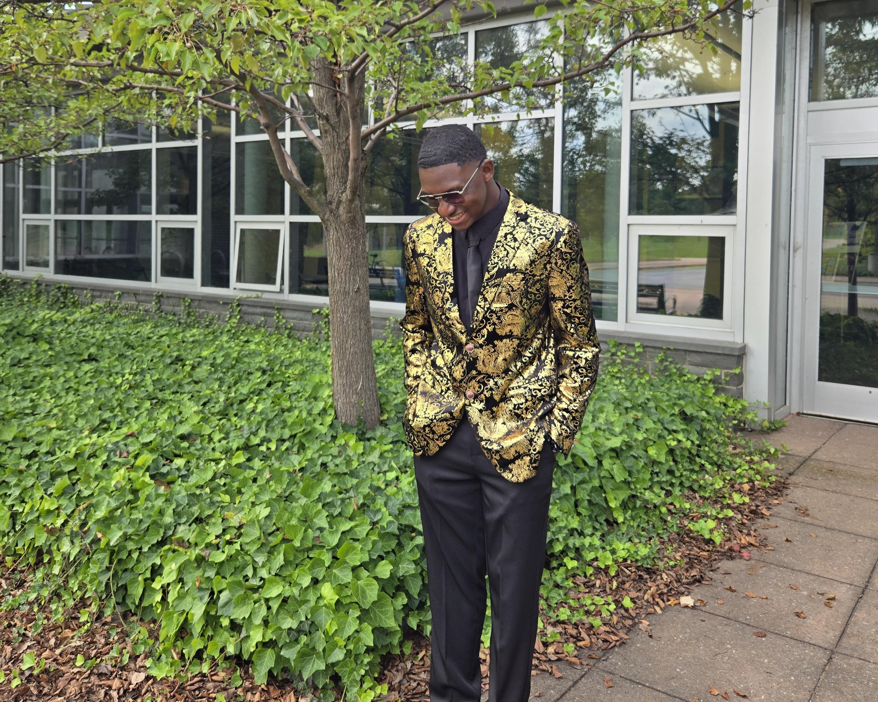 The Oswego Alumni Association is proud to announce international student Jamal Akin-Tukur as the recipient of the 2026 Outstanding Senior Award. This prestigious honor recognizes a graduating senior who has demonstrated exceptional campus involvement and 