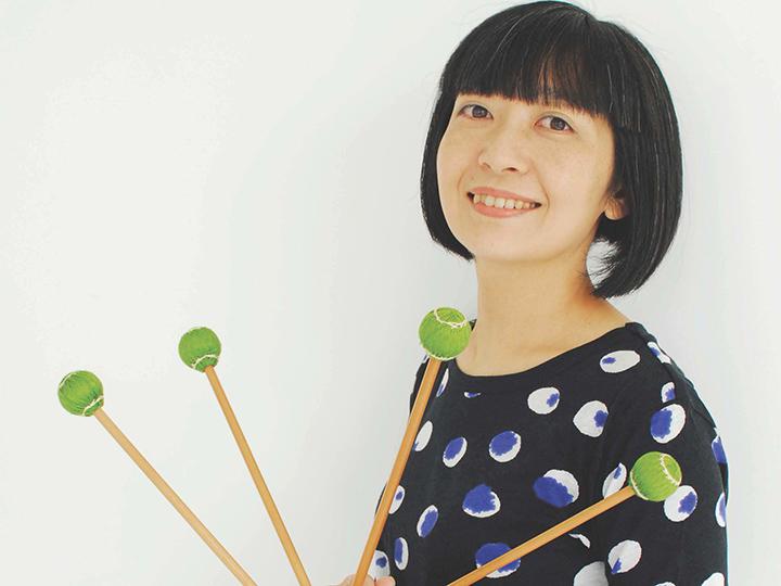 Mustumi Tsuuzaki holding xylophone mallets