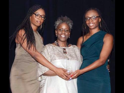 Campbell twins accept Harlem Fashion Week cultural groundbreakers award