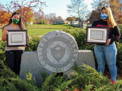 Jayvana Perez and Yadi Aranda Burgos won the Eugenio Hostos Scholarship