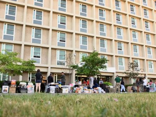 Move-in Day at SUNY Oswego 2015