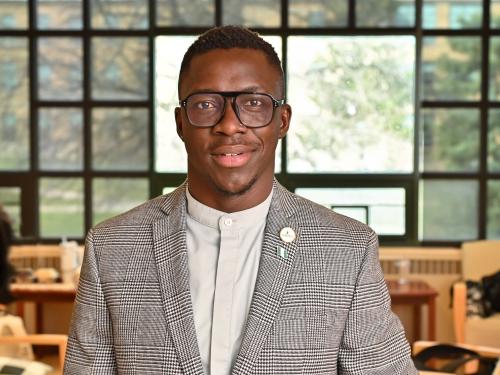 Olusola Fawehinmi, a SUNY Oswego master of business administration major from Nigeria, is one of just 10 students to join a prestigious national leadership program.