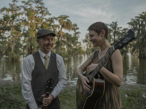 Folk duo Ordinary Elephant
