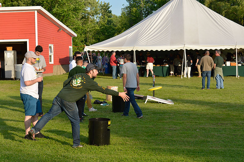 Alumni playing KanJam