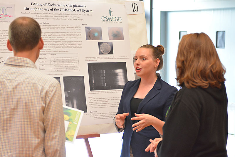 Summer scholars present posters