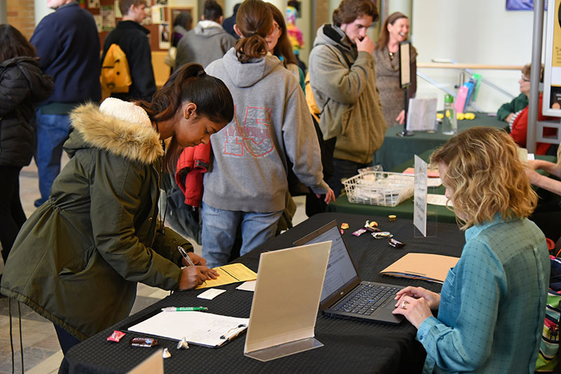 Staff and faculty met with new students at Orientation