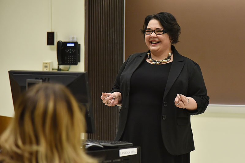 Alumni-In-Residence guest Juliana Hannett, VP of Rubenstein Public Relations