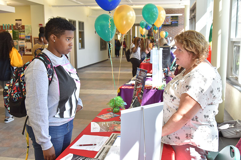 Study abroad fair discusses overseas opportunities
