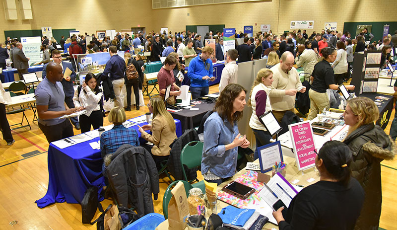 Students learn about opportunities at Spring Career and Internship Fair