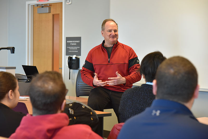 Microsoft’s David Pearlman speaks with students