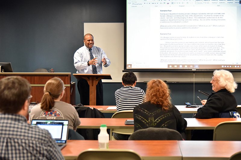  Rodmon King, the college's chief diversity and inclusion officer, discusses "Inclusive Pedagogy and Practice" in 215 Penfield Library.