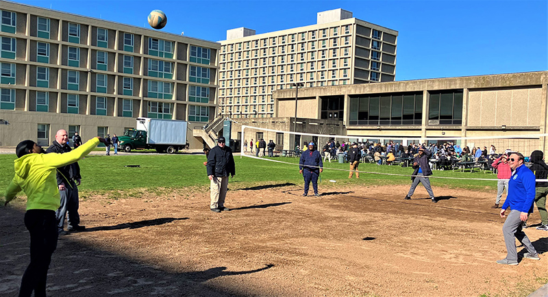 The University Police held its annual community cookout on April 28 in the Pathfinder Quad (behind Onondaga). Partnering organizations Alpha Phi Alpha and Delta Phi Epsilon coordinated the yard games and helped promote the event, which received an attendance of around 750 people.