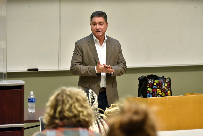 Tom Winiarski, a 1991 alumnus, president of platform monetization - advertising sales at NBCUniversal, speaks to a Television Media/Criticism class. The Sept. 29 visit in Lanigan Hall was part of the Alumni Sharing Knowledge (ASK) program hosted by the the Oswego Alumni Association.