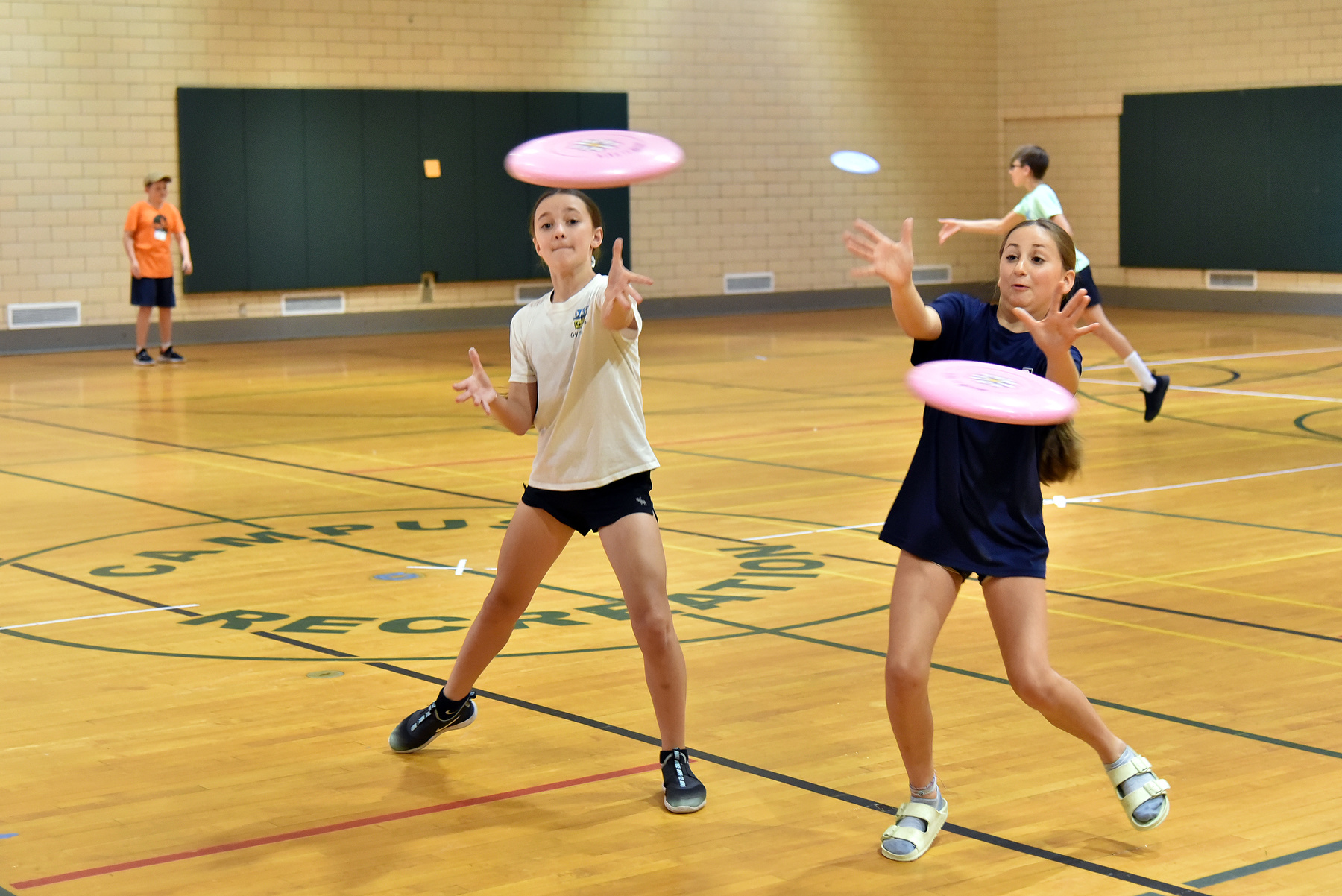 The Sheldon Institute programs included various activities from hands-on workshops and field trips to games and social events. Sheldon Institute's goal is to create a learning environment where youngsters can thrive and make lasting connections with peers who share their passion for learning. Participants in the class on frisbee tricks session learned some amazing new skills taught by Bill Demott.