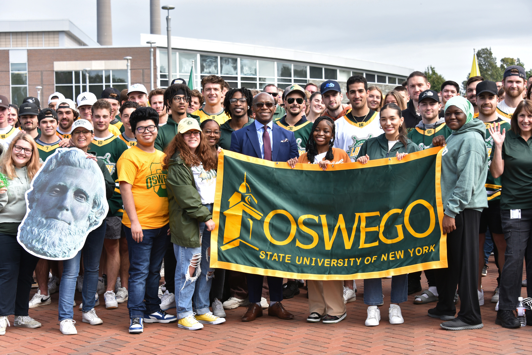 Laker pride was on full display on Green and Gold Day as students, faculty, staff, alumni, and friends gathered with President Peter O. Nwosu on Sept. 29 for the annual Green and Gold Day photo during the start of Founder’s Weekend.