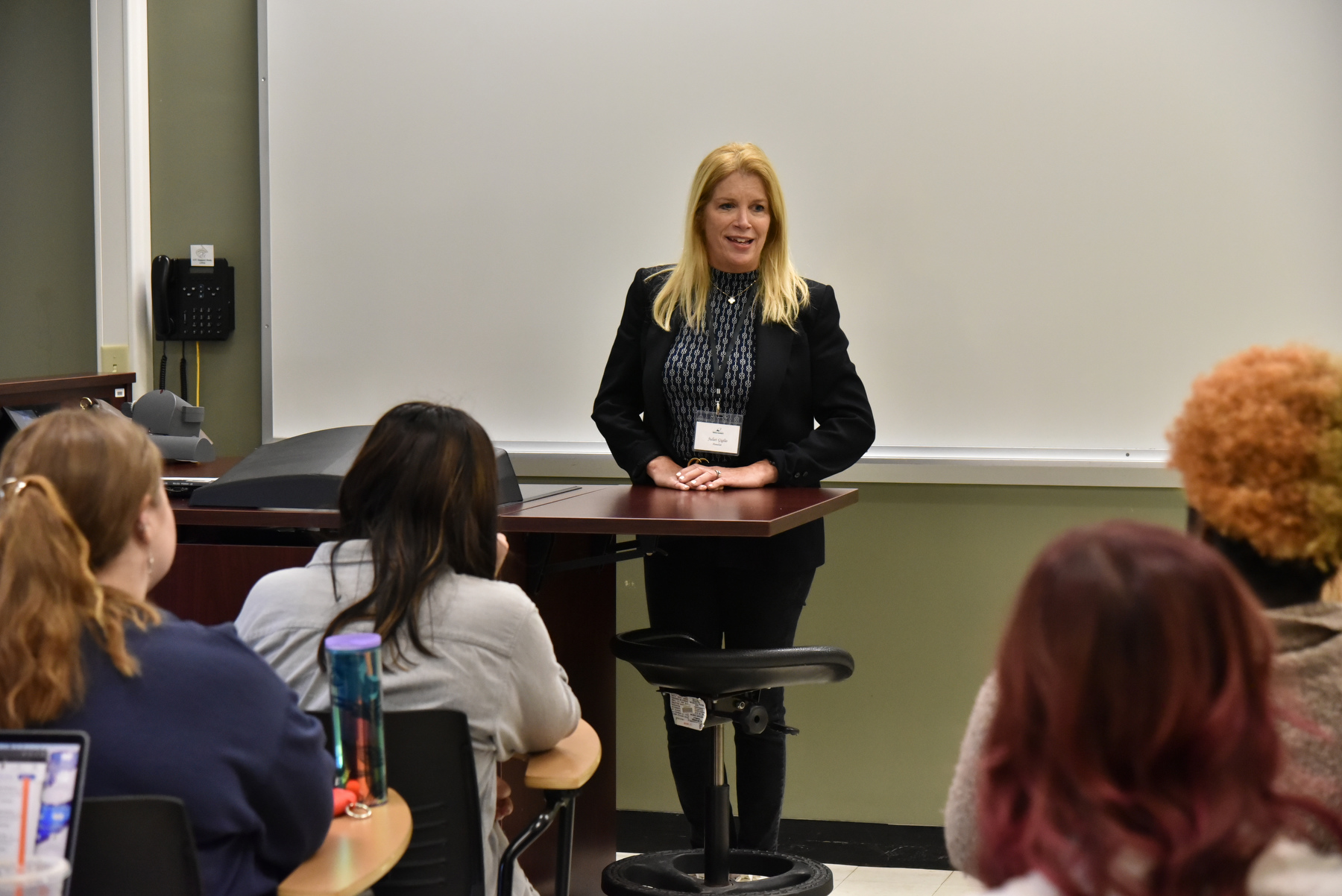 Lewis B. O’Donnell Media Summit panelists and alumni Career Connectors spoke to classes the morning prior to the featured panel discussion. Panelist Juliet Giglio, a SUNY Oswego English and creative writing professor and accomplished screenwriter, speaks to a communications class taught by Jessica Reeher in Mahar Hall.