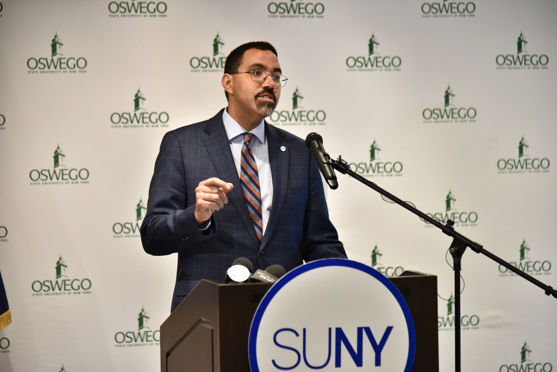 SUNY Chancellor John B. King Jr. visited SUNY Oswego Feb. 14 to meet with President Peter O. Nwosu and students, employees and several offices, concluding the visit with a press conference held in The Space announcing enhanced mental health support funding to Oswego and other SUNY institutions.
