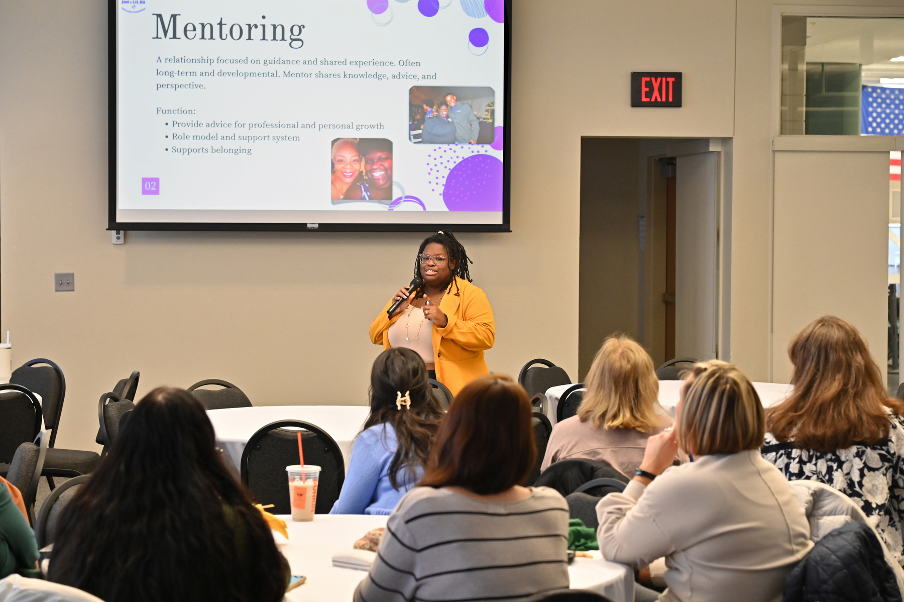 The James Triandiflou Institute for Equity, Diversity, Inclusion and Transformative Practices held a recent workshop in Marano Campus Center on "Coaching vs. Mentoring" led by Lillian Evans, the Institute’s director. Evans’ presentation was part of the Institute's Scholar-Practitioner Series.