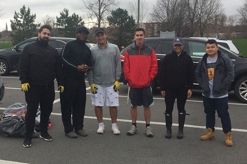 Student volunteers on Earth Day