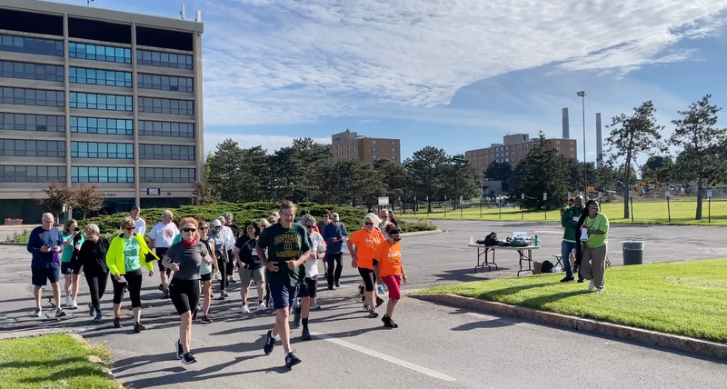 More than two dozen alumni gathered to participate in the annual Reunion 5K Fun Run/Walk which began at Culkin Hall. Proceeds from the event benefit SUNY Oswego's SHOP (Students Helping Oz Peers) food pantry. 