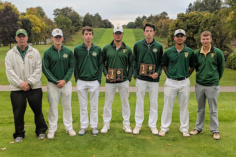 Laker golf team celebrates tournament win