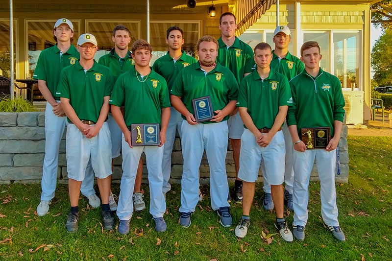 Laker golf team gathers for group photo