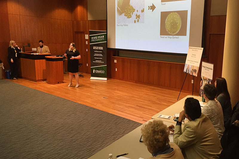 Graduate students participate in 3-Minute Thesis competition