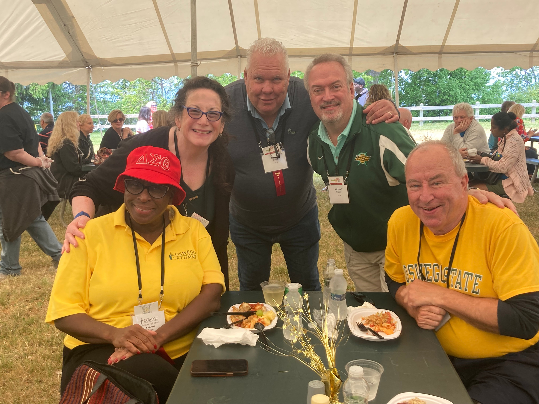 Alumni had a special picnic at Reunion Weekend overlooking the lake with special seating included for milestone classes and mini-reunion groups on the lawn behind Lakeside Dining Center.