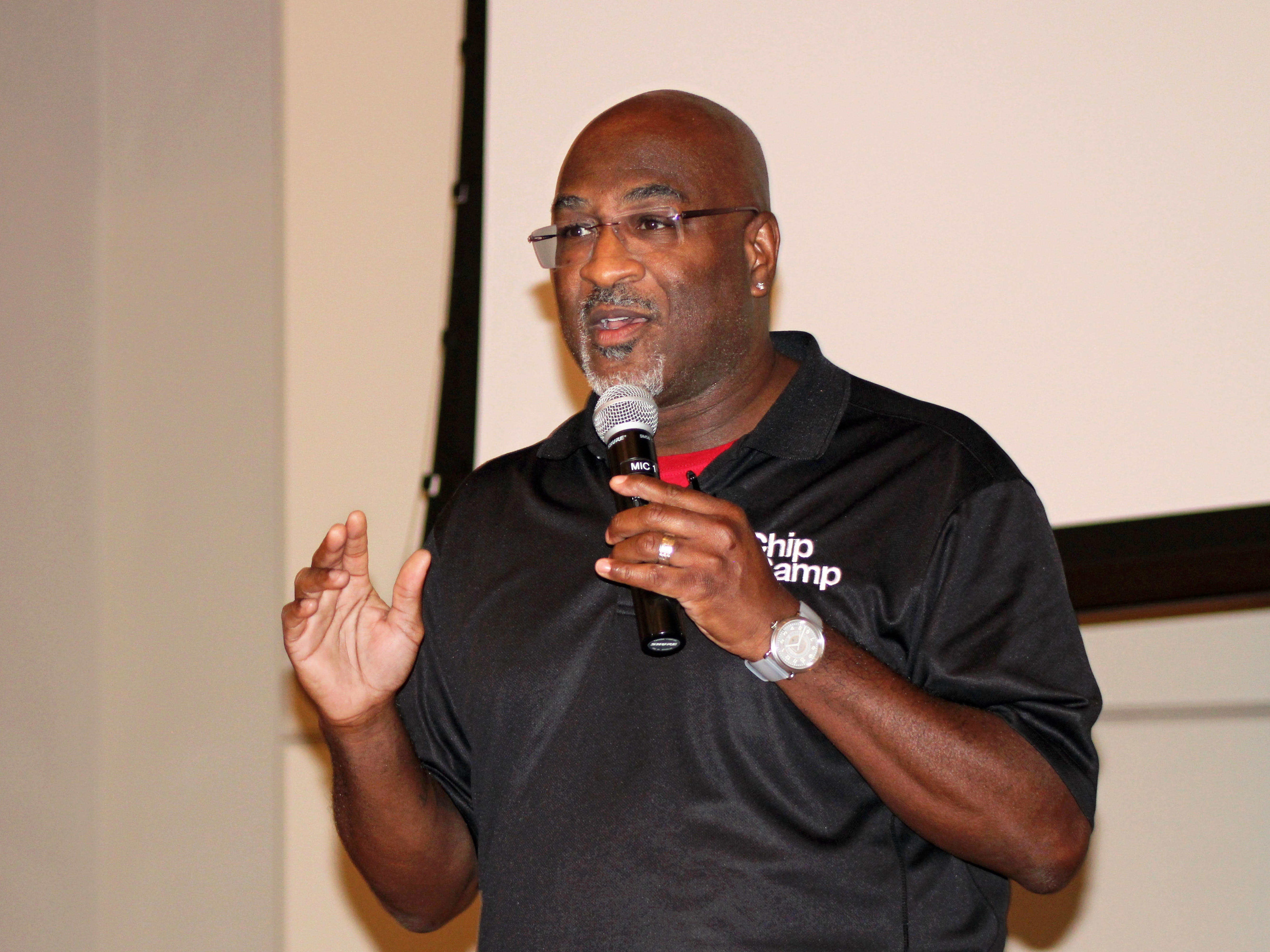 Dr. Robert Simmons, Head of Social Impact and STEM Programs for Micron Technology and the Micron Foundation, delivers a keynote at the SUNY Oswego Technology Fall Conference.