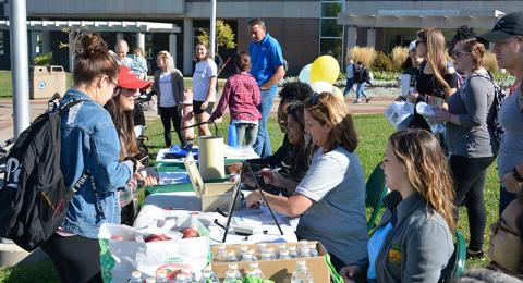 Volunteers sign up United Way Walk-A-Thon participants