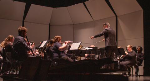 The SUNY Oswego Wind Ensemble performs with Robert Auler directing the selection