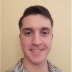 Head shot of alum Steve Curry