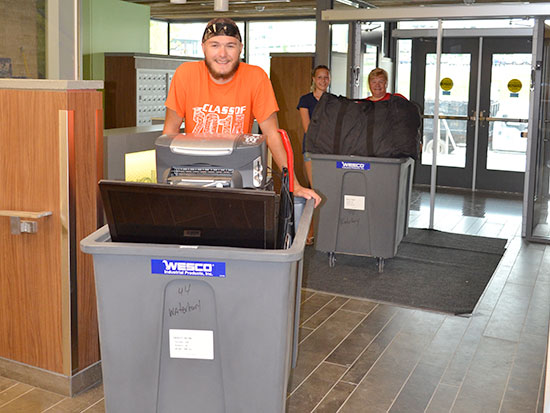 Students moving into Waterbury Hall.
